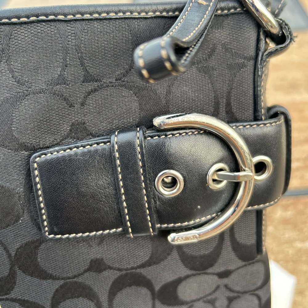 Coach Classic Signature Hobo Monogram Purse Handbag In great condition💕 9x10 - Picture 9 of 9